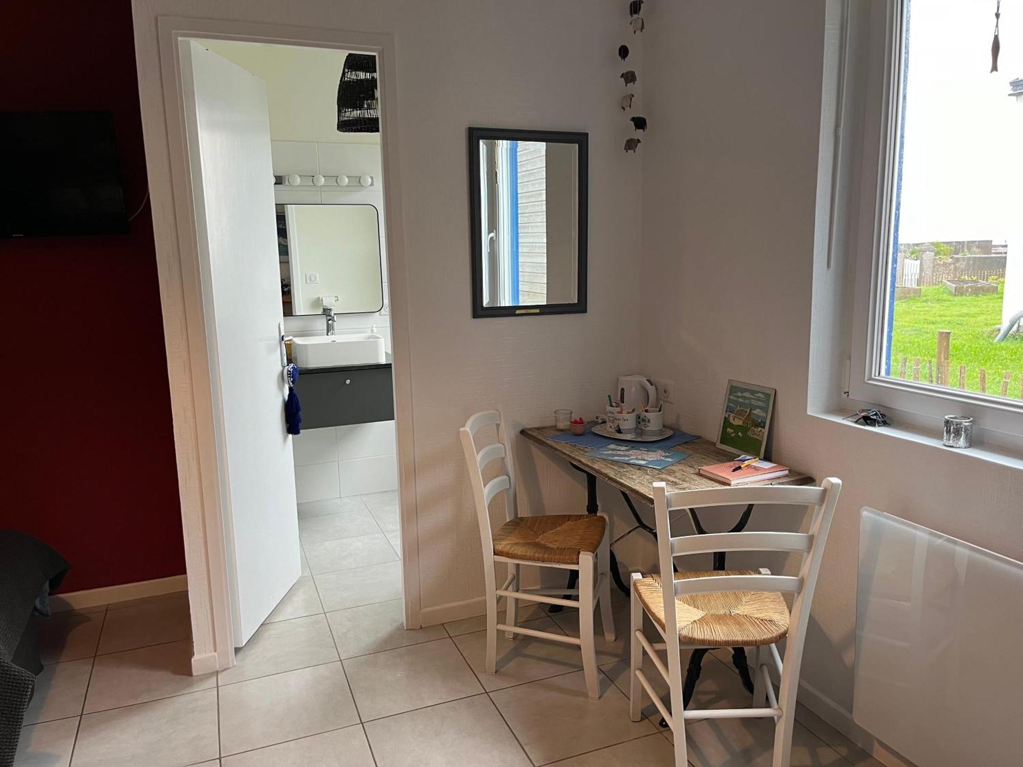 L'Atelier De Mezareun Bed and Breakfast Ushant Εξωτερικό φωτογραφία