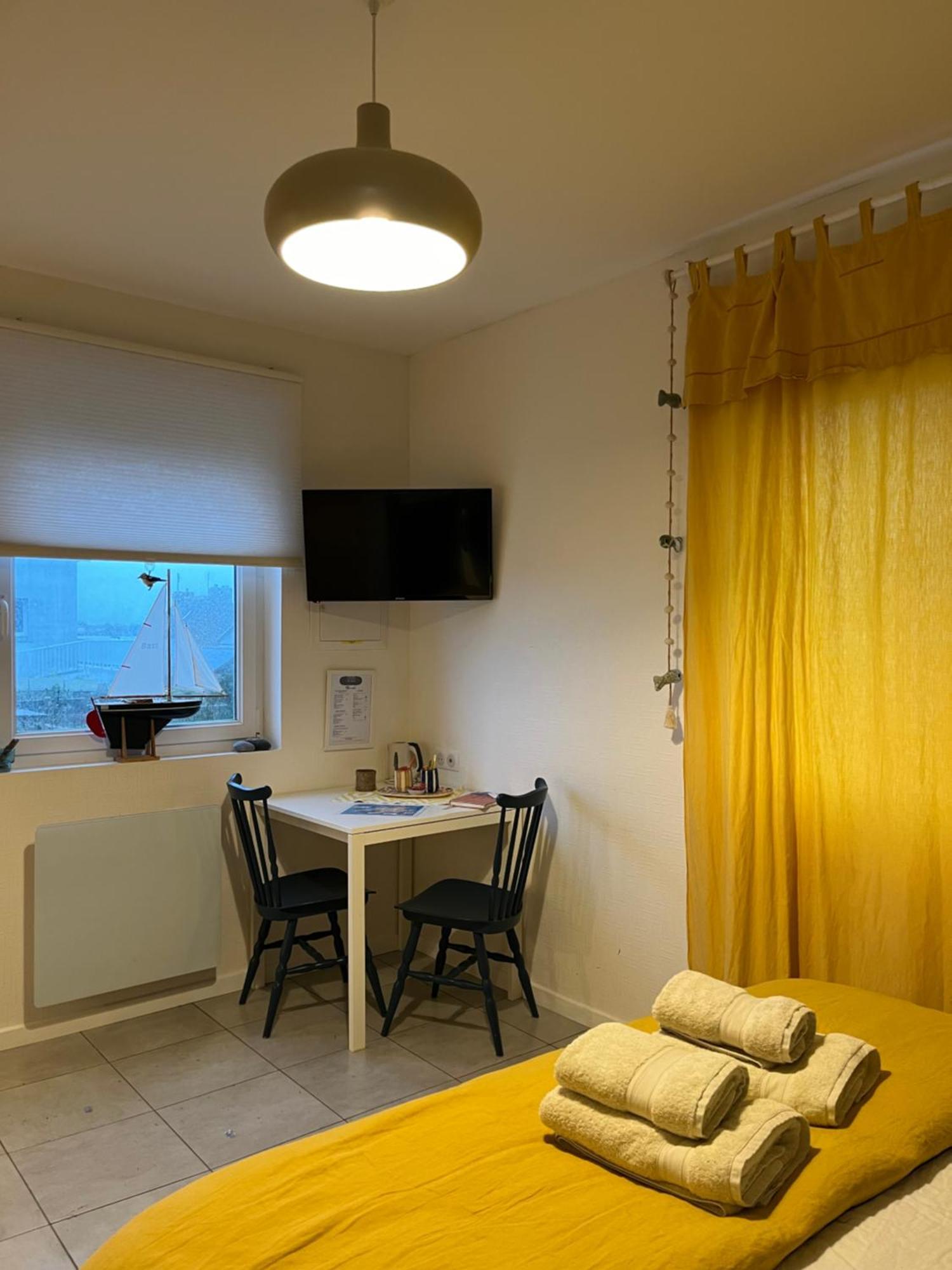 L'Atelier De Mezareun Bed and Breakfast Ushant Εξωτερικό φωτογραφία