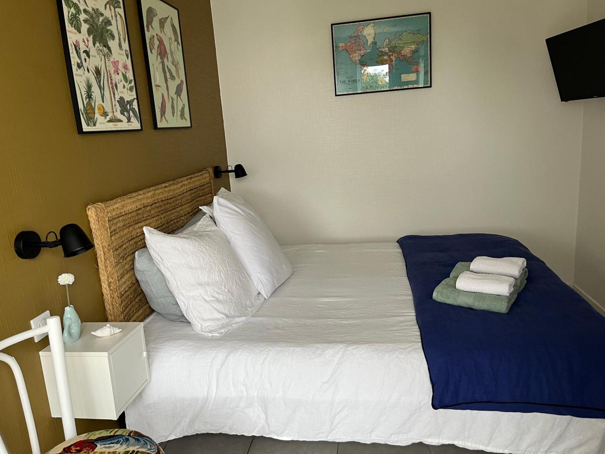 L'Atelier De Mezareun Bed and Breakfast Ushant Εξωτερικό φωτογραφία