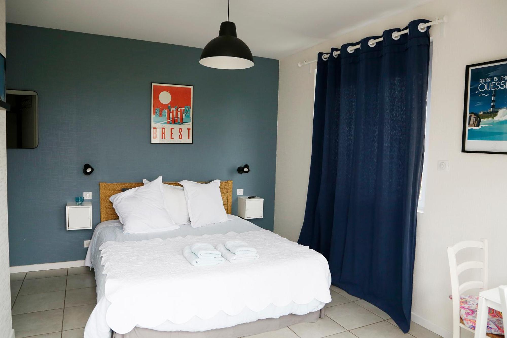 L'Atelier De Mezareun Bed and Breakfast Ushant Εξωτερικό φωτογραφία